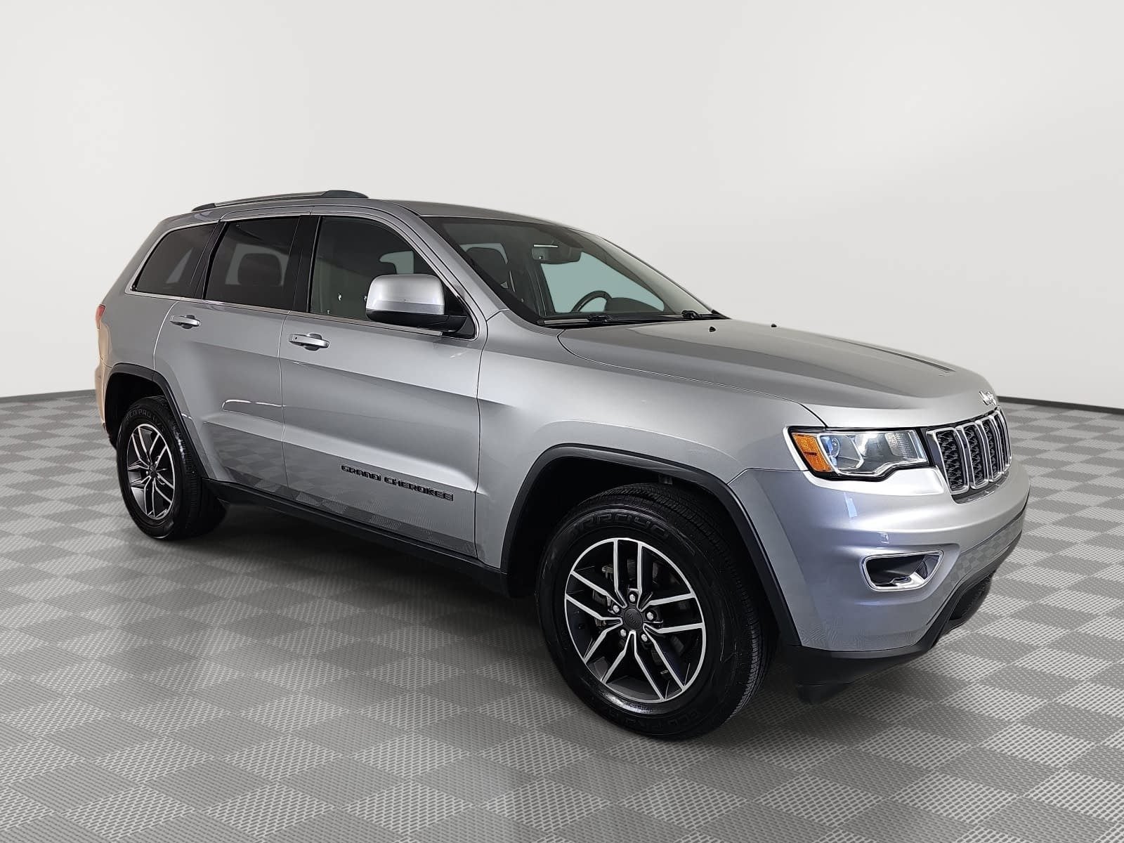 2019 Jeep Grand Cherokee Laredo E