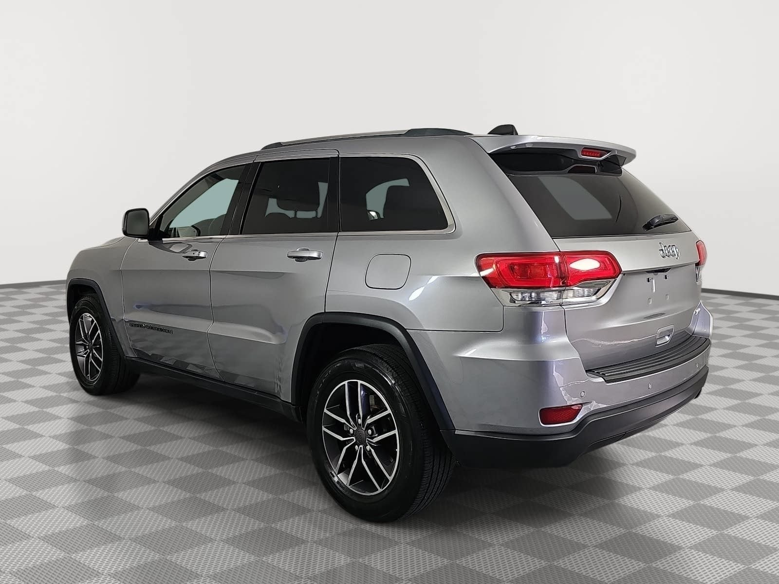 2019 Jeep Grand Cherokee Laredo E