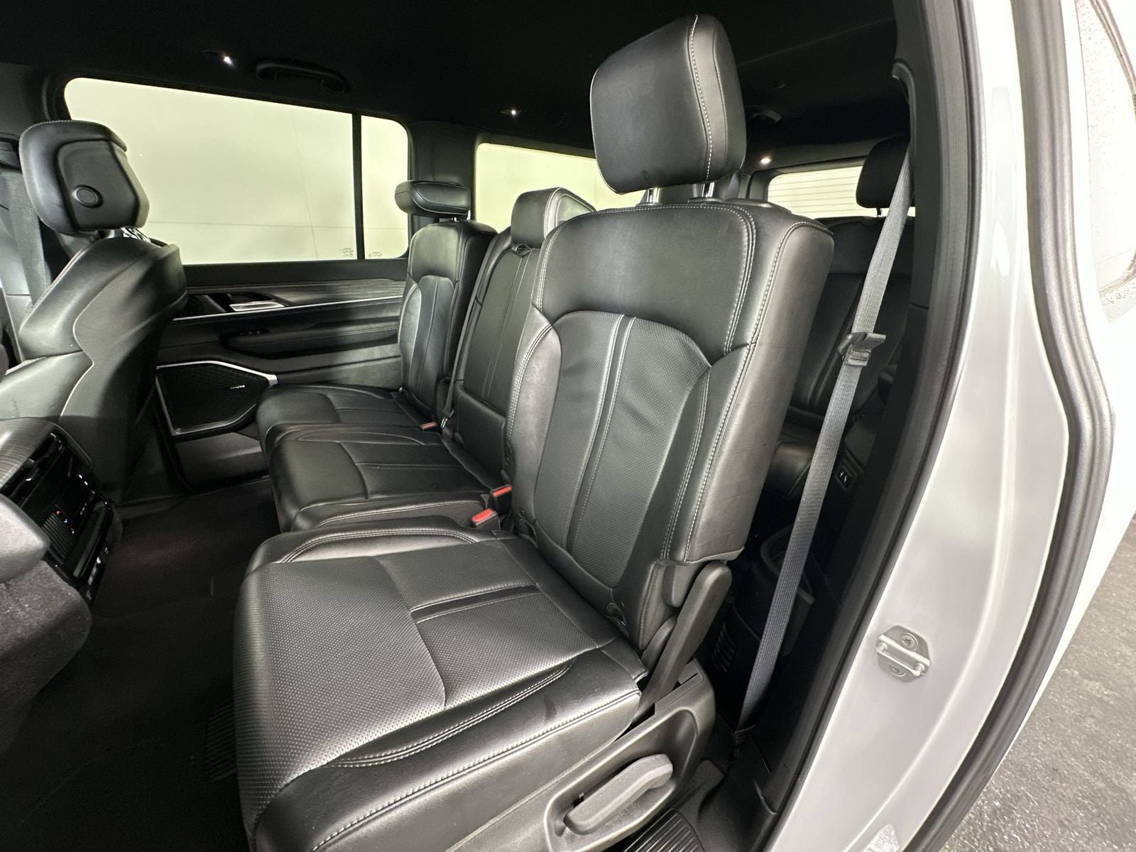 2024 Jeep Wagoneer L Series III