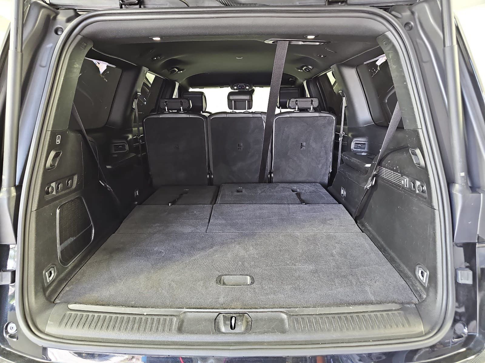 2025 Jeep Wagoneer Base