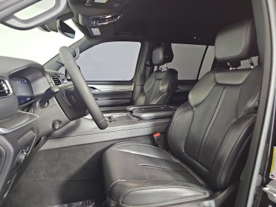 2025 Jeep Wagoneer Base