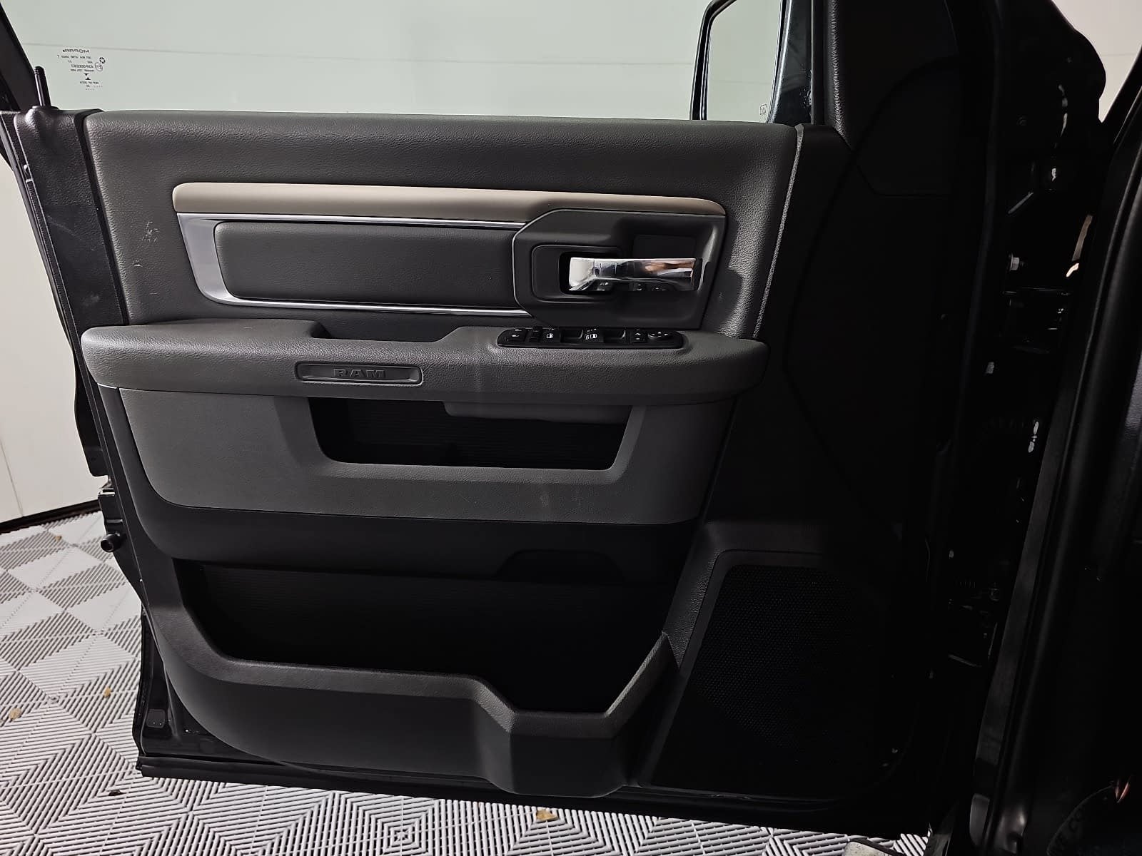 2020 RAM 1500 Classic SLT