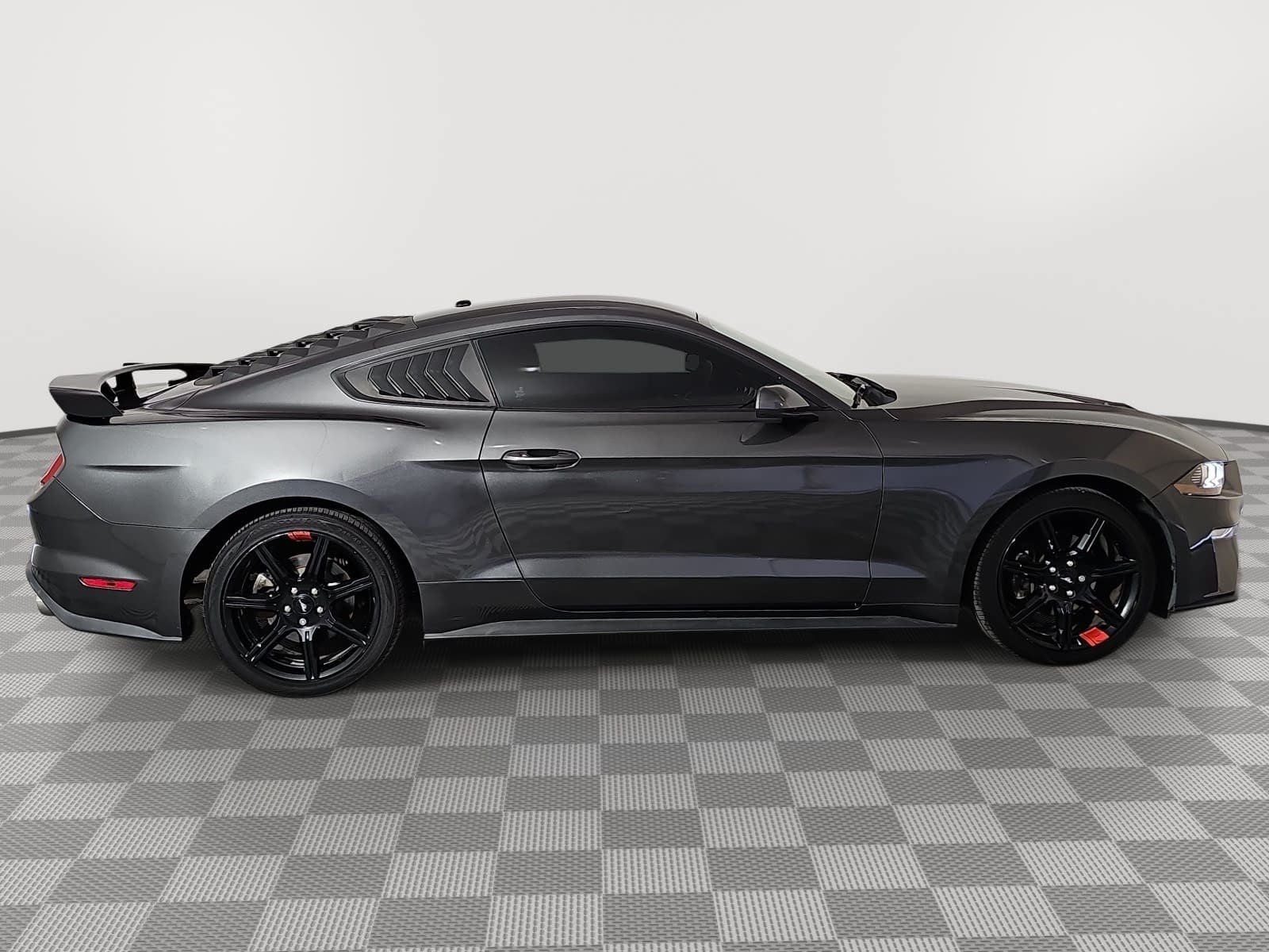 2020 Ford Mustang EcoBoost
