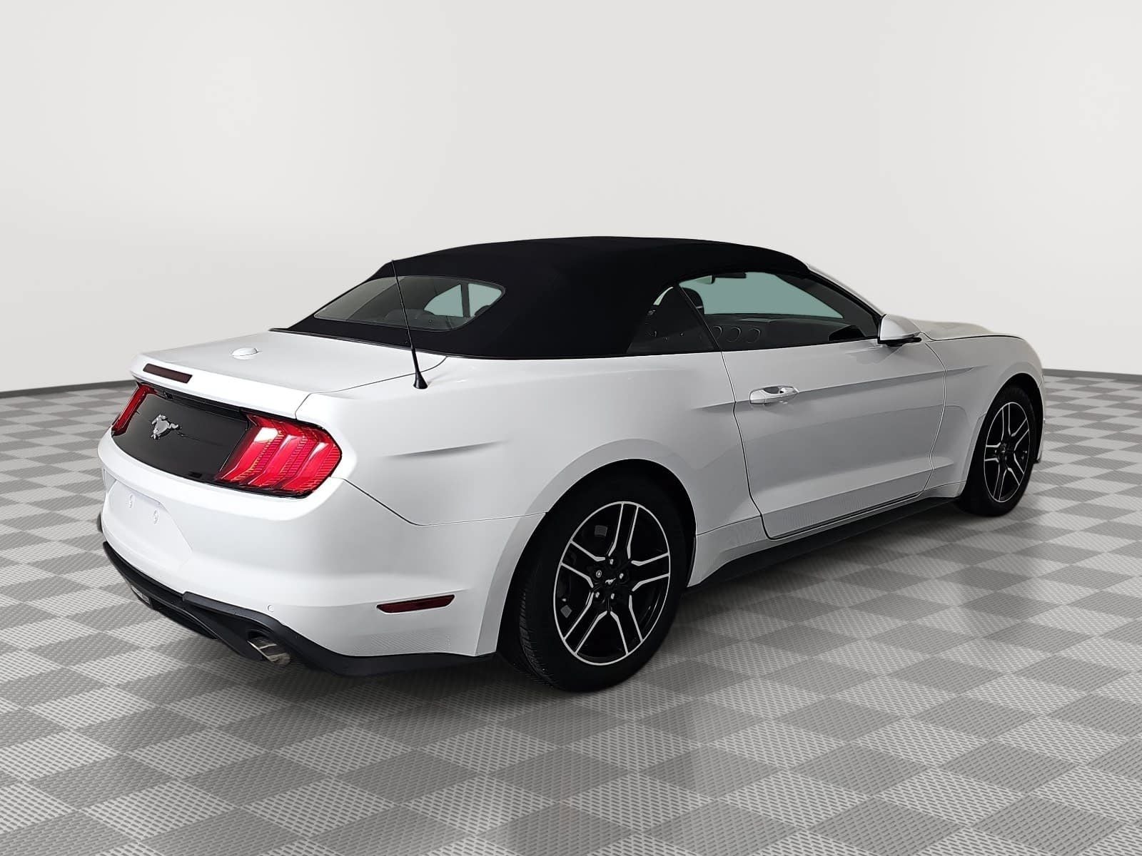 2022 Ford Mustang EcoBoost