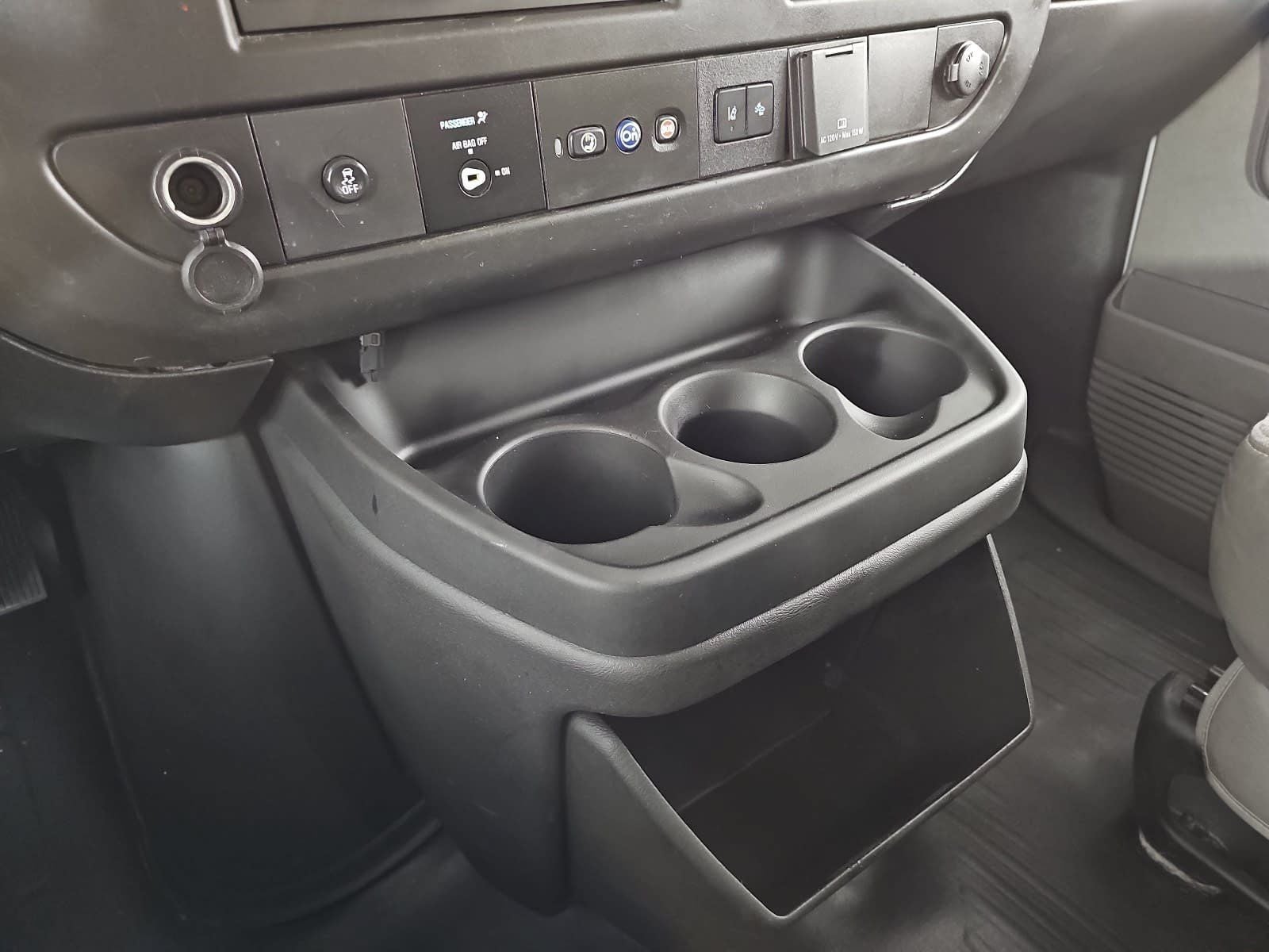 2024 Chevrolet Express 3500 LS Passenger