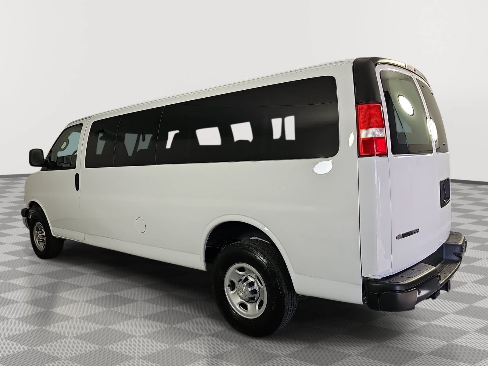 2024 Chevrolet Express 3500 LS Passenger