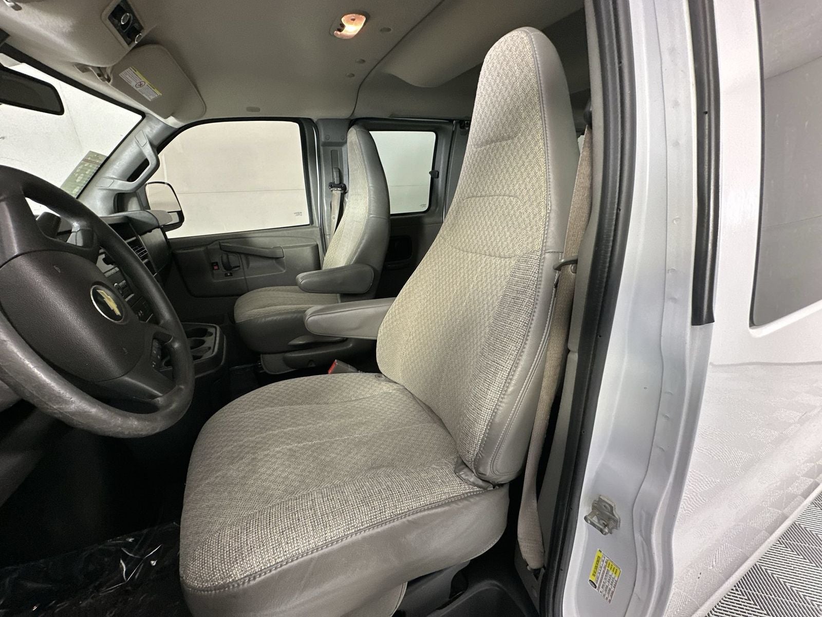 2019 Chevrolet Express 3500 LT Passenger