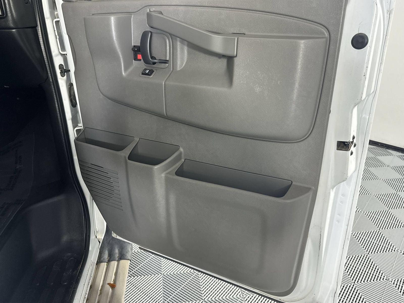 2019 Chevrolet Express 3500 LT Passenger