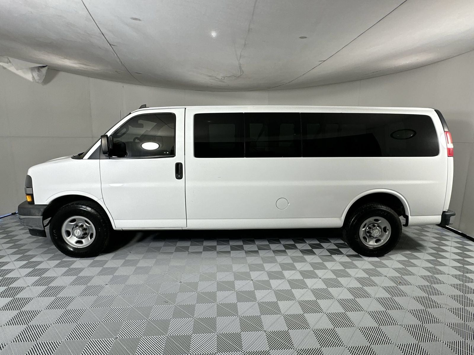 2019 Chevrolet Express 3500 LT Passenger