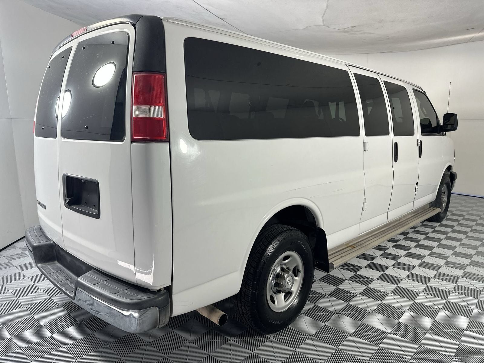2019 Chevrolet Express 3500 LT Passenger