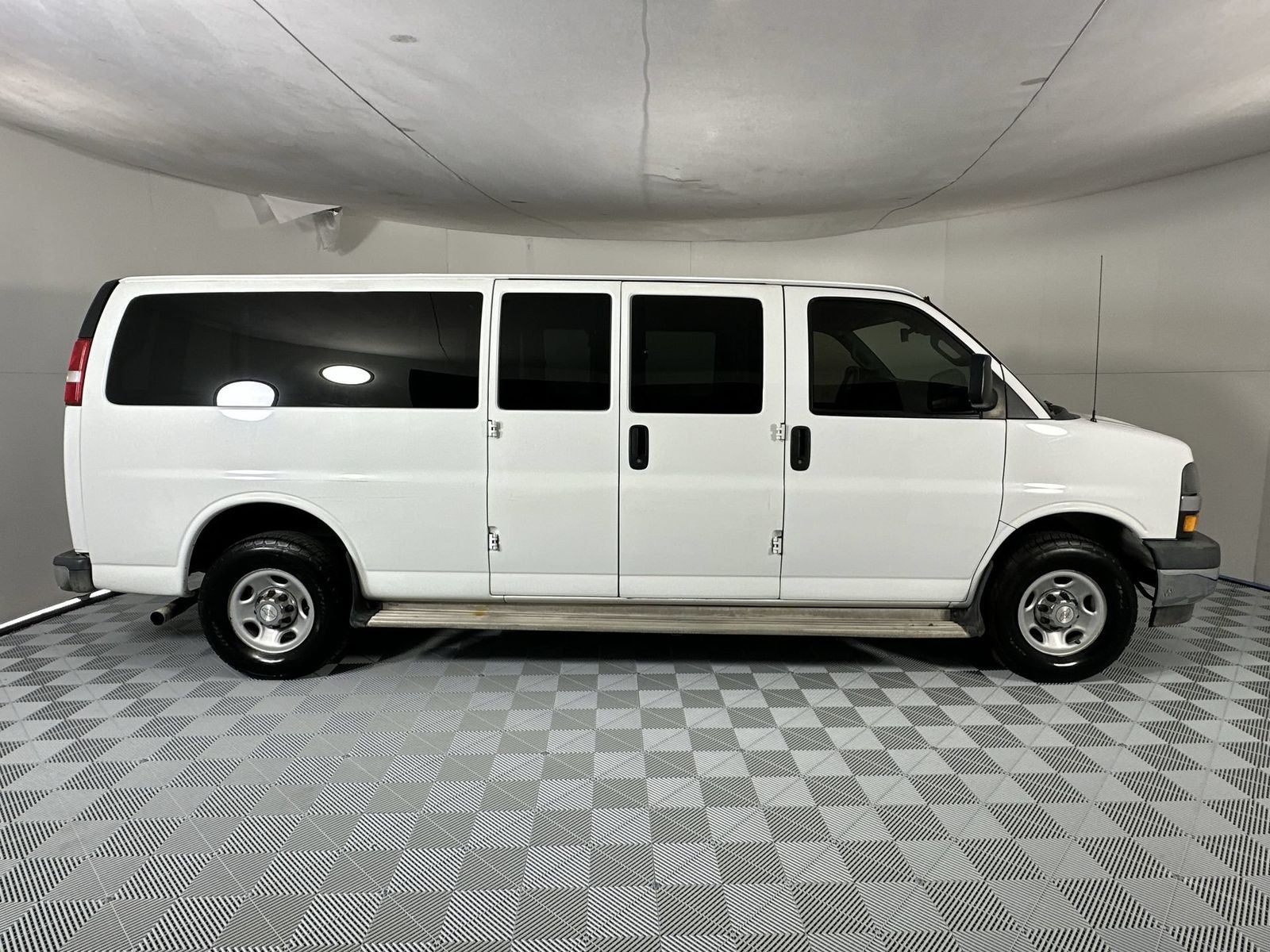 2019 Chevrolet Express 3500 LT Passenger