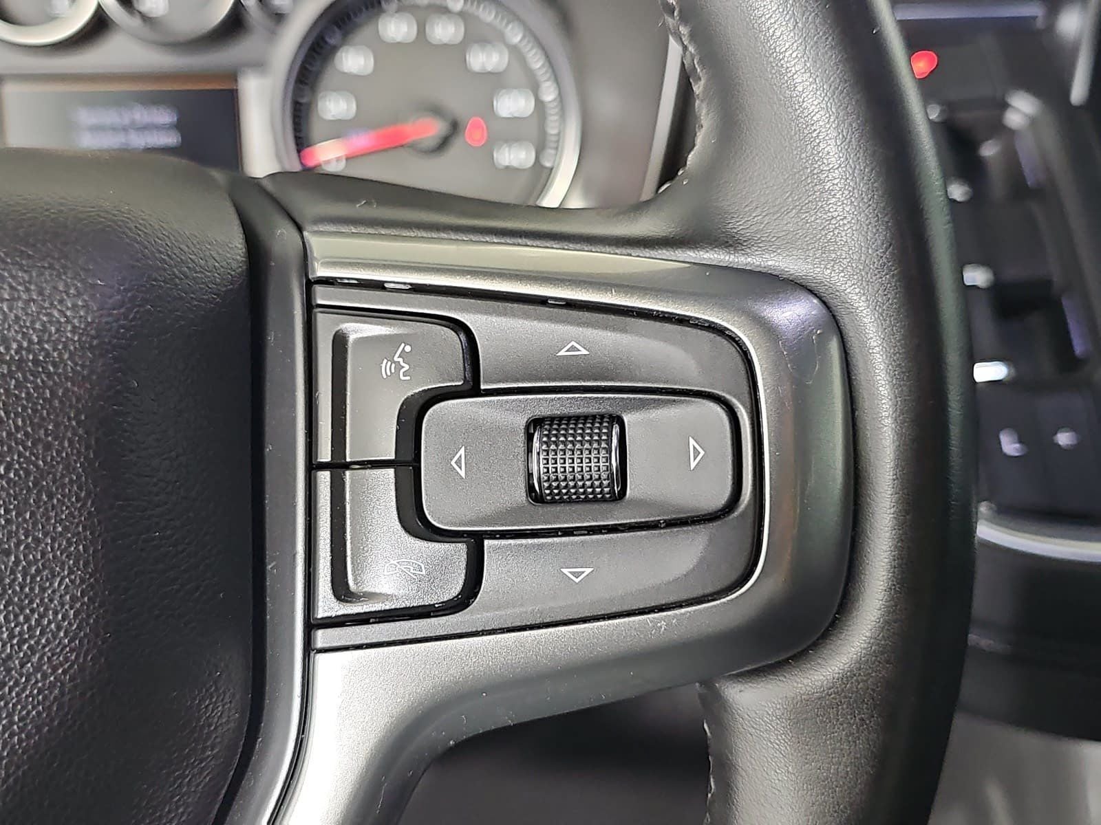 2024 Chevrolet Suburban LS