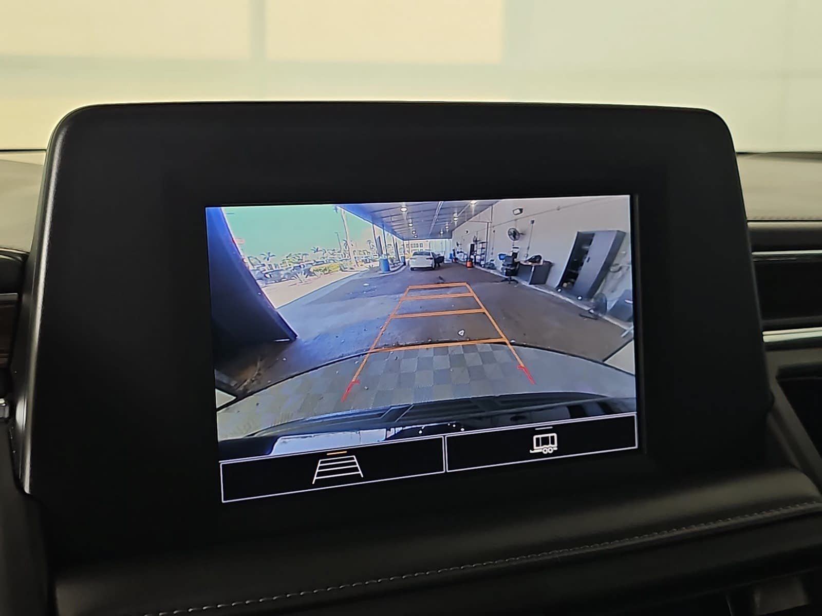 2024 Chevrolet Suburban LS