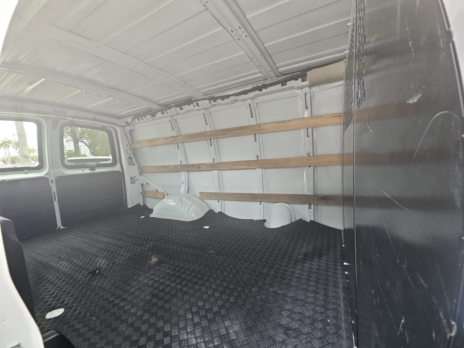 2024 GMC Savana 2500 Work Van