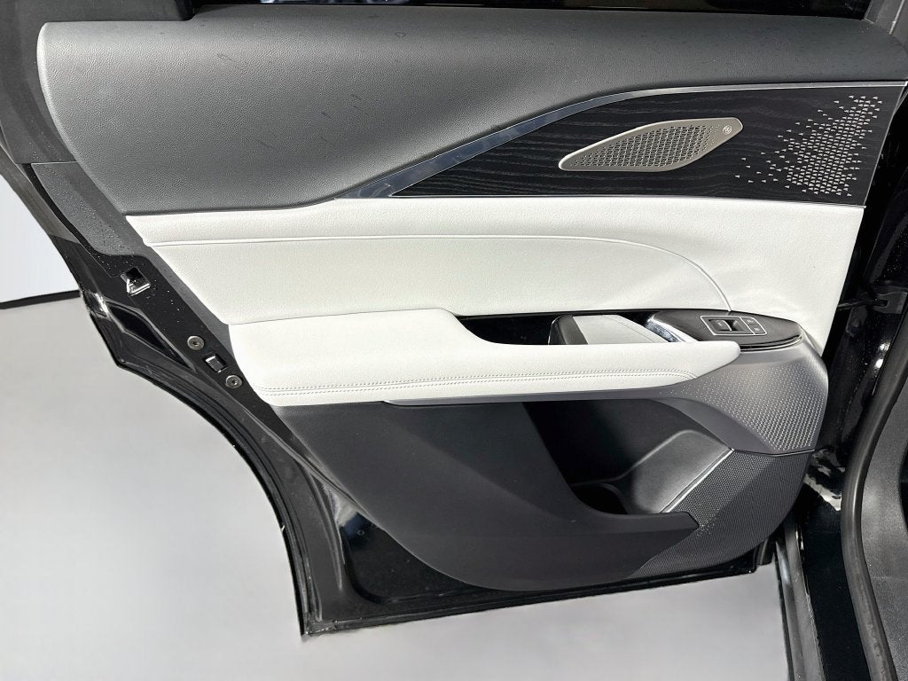 2023 Cadillac LYRIQ Luxury