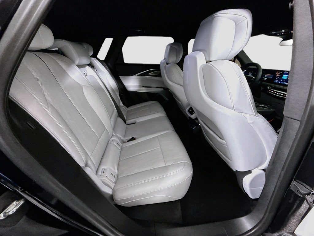 2023 Cadillac LYRIQ Luxury