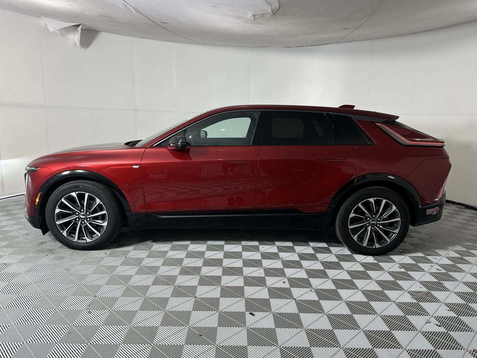 2024 Cadillac LYRIQ Sport