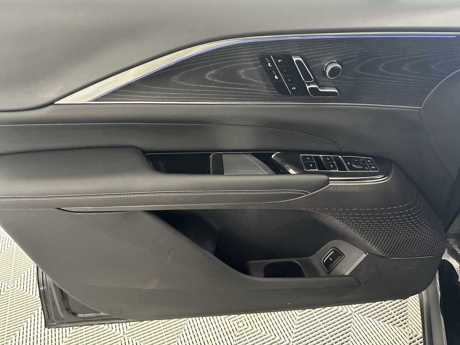 2024 Cadillac LYRIQ Sport