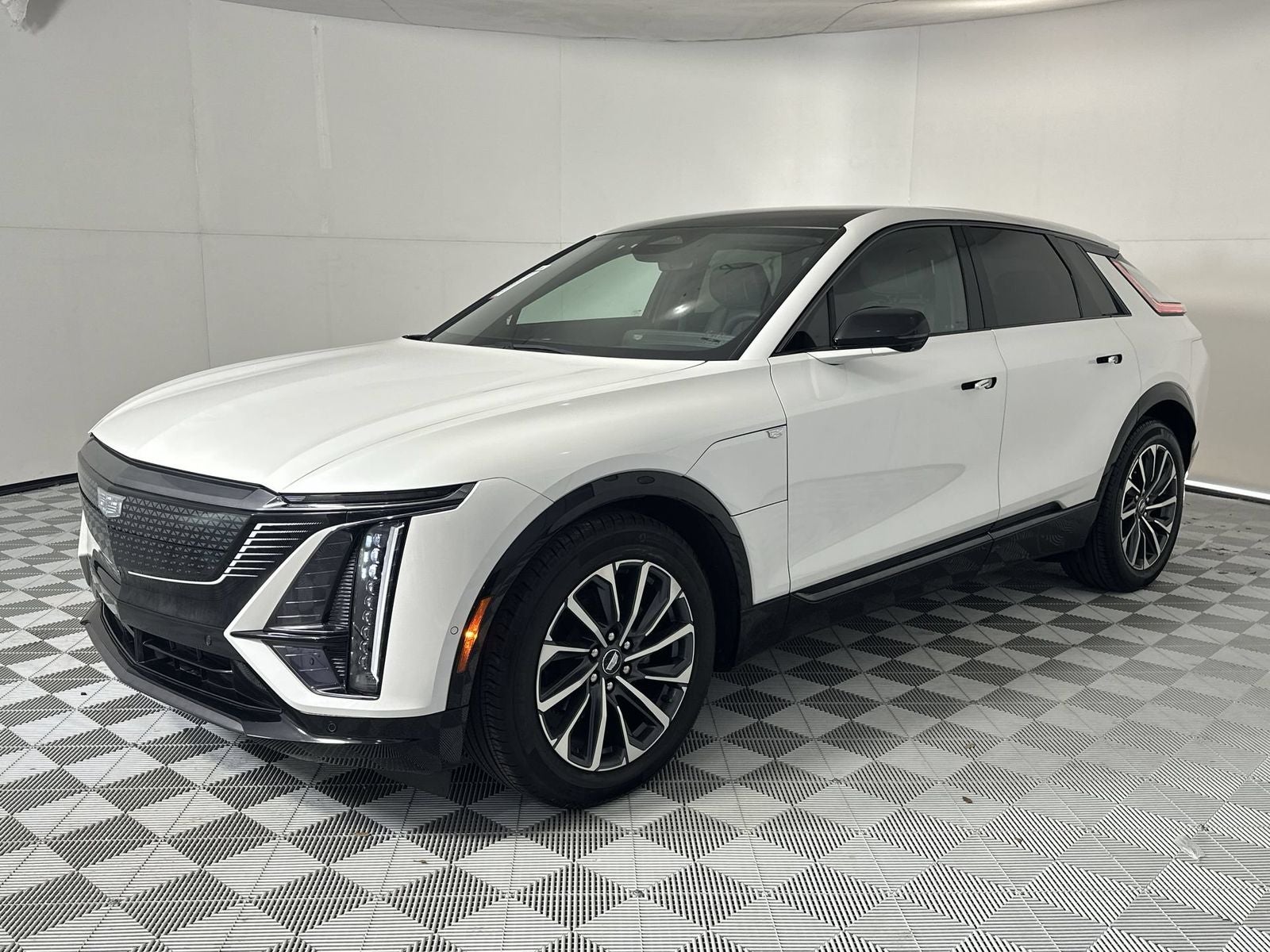 2024 Cadillac LYRIQ Sport