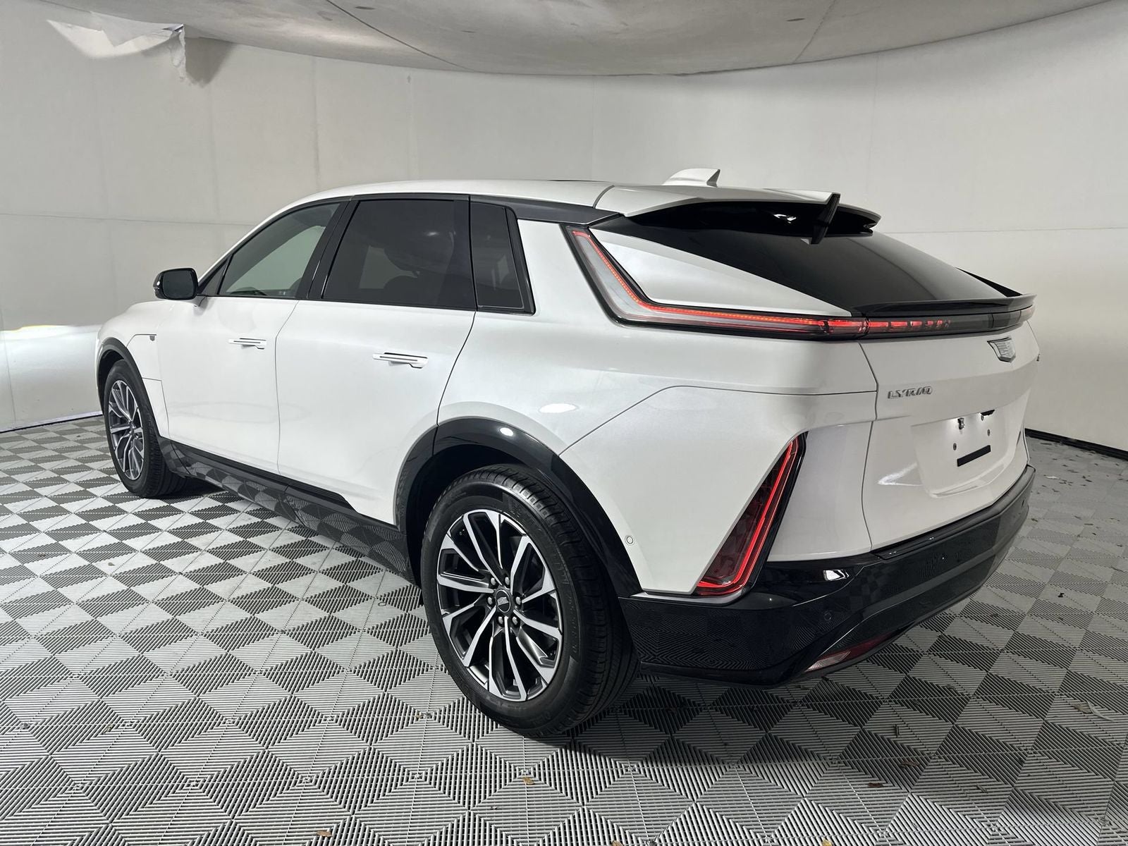2024 Cadillac LYRIQ Sport