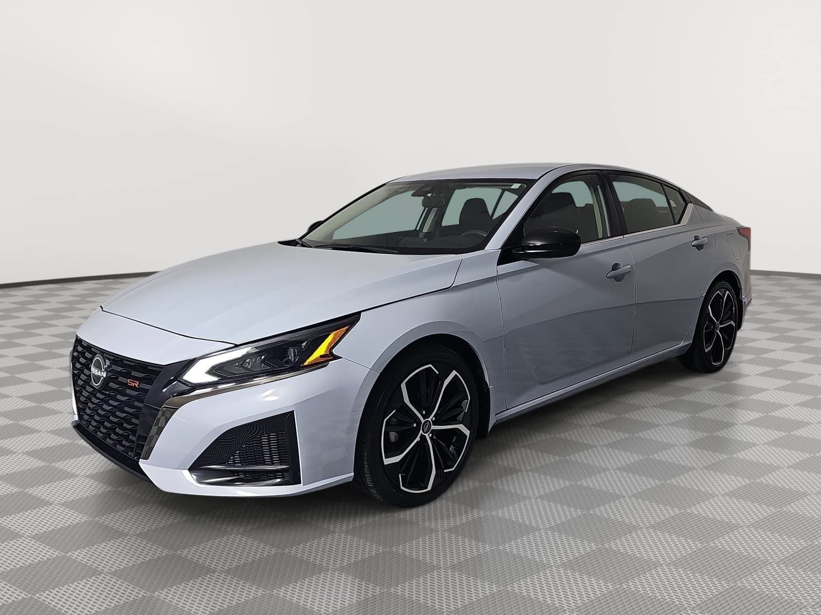 2023 Nissan Altima SR