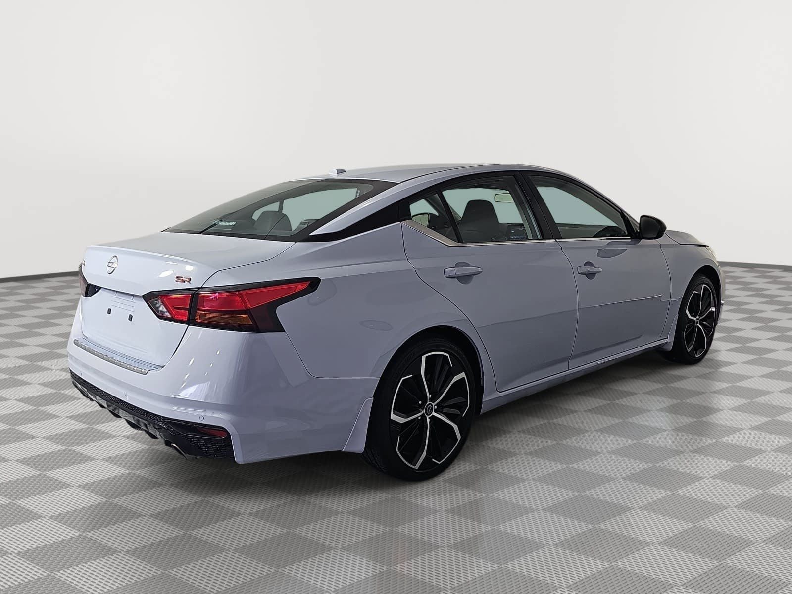 2023 Nissan Altima SR