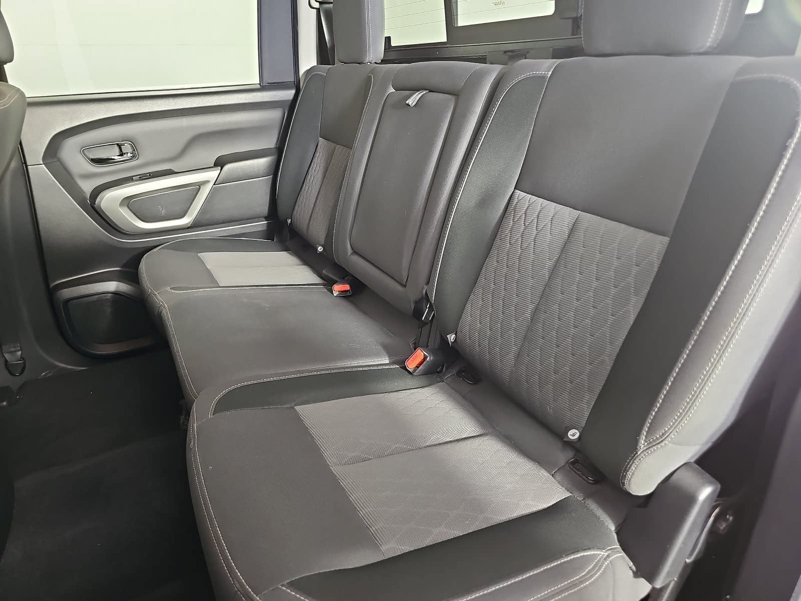 2023 Nissan Titan SV