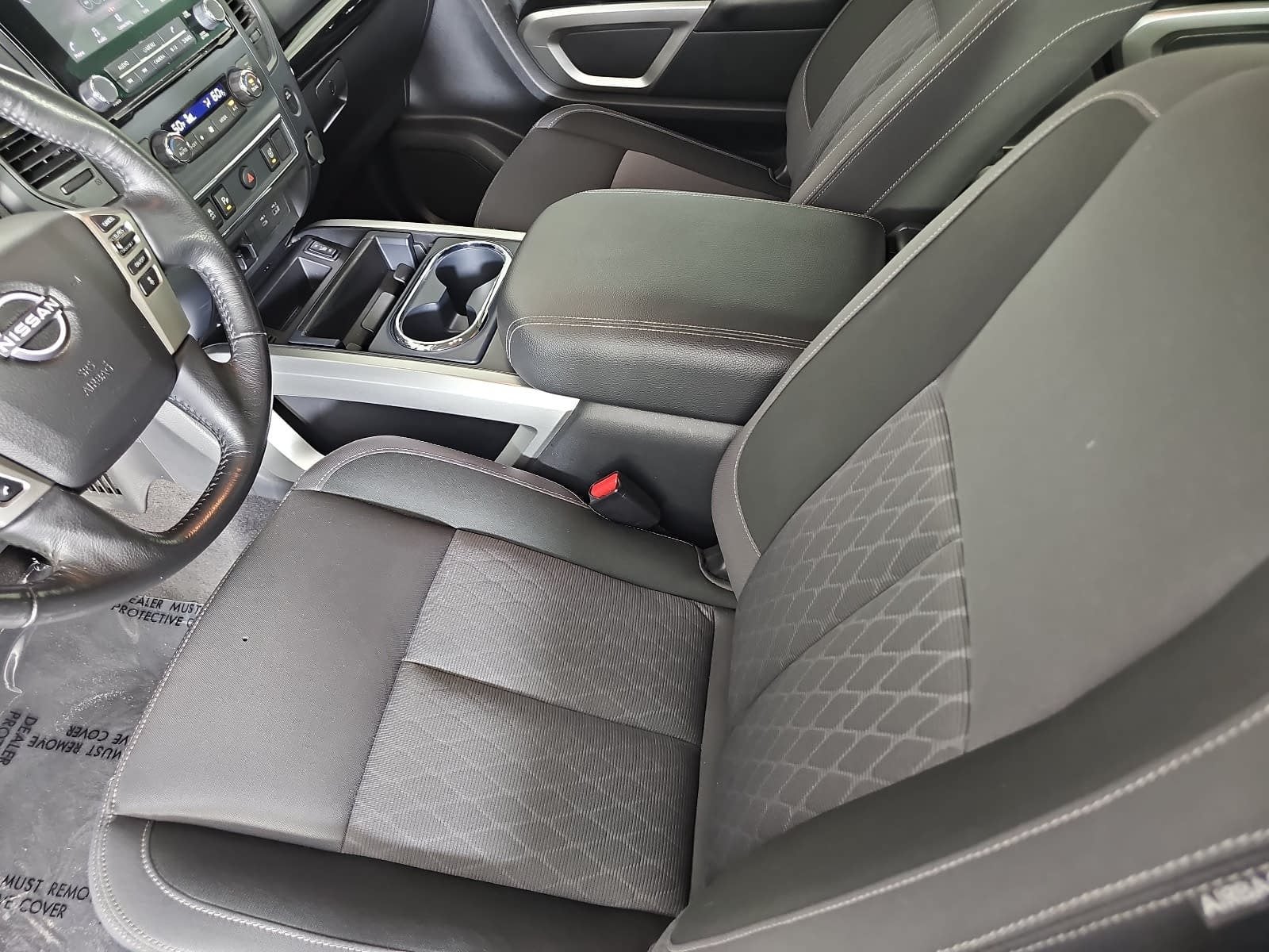 2023 Nissan Titan SV