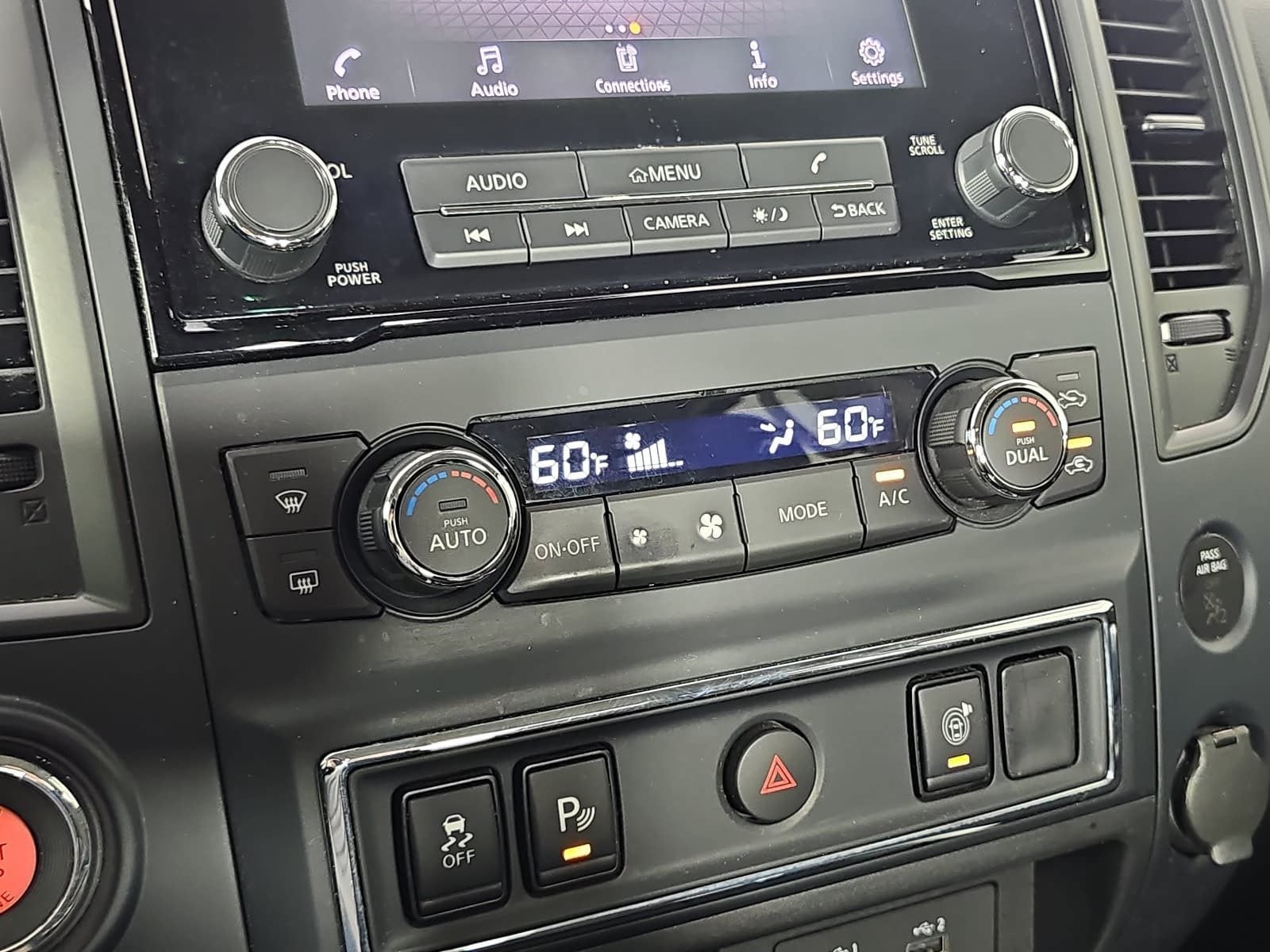 2023 Nissan Titan SV