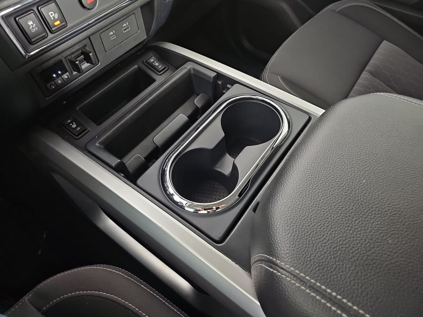 2023 Nissan Titan SV
