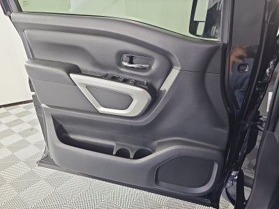 2023 Nissan Titan SV