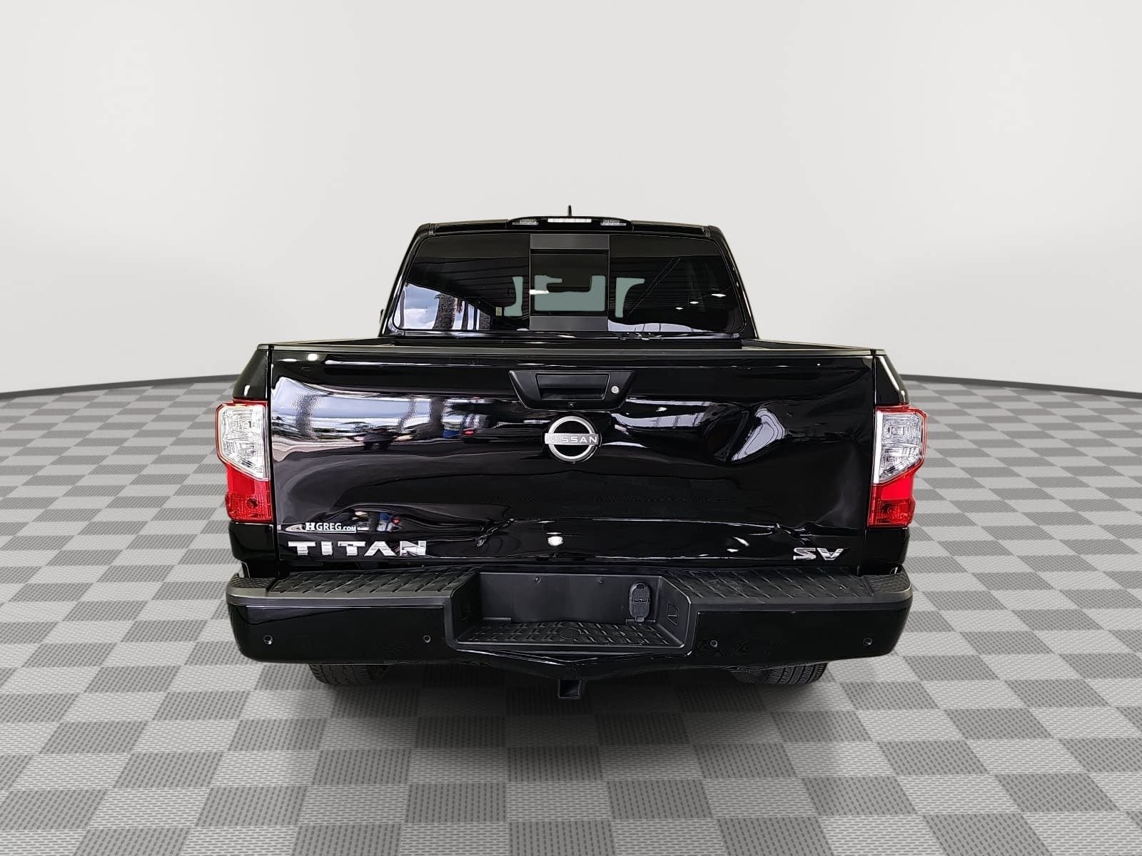 2023 Nissan Titan SV