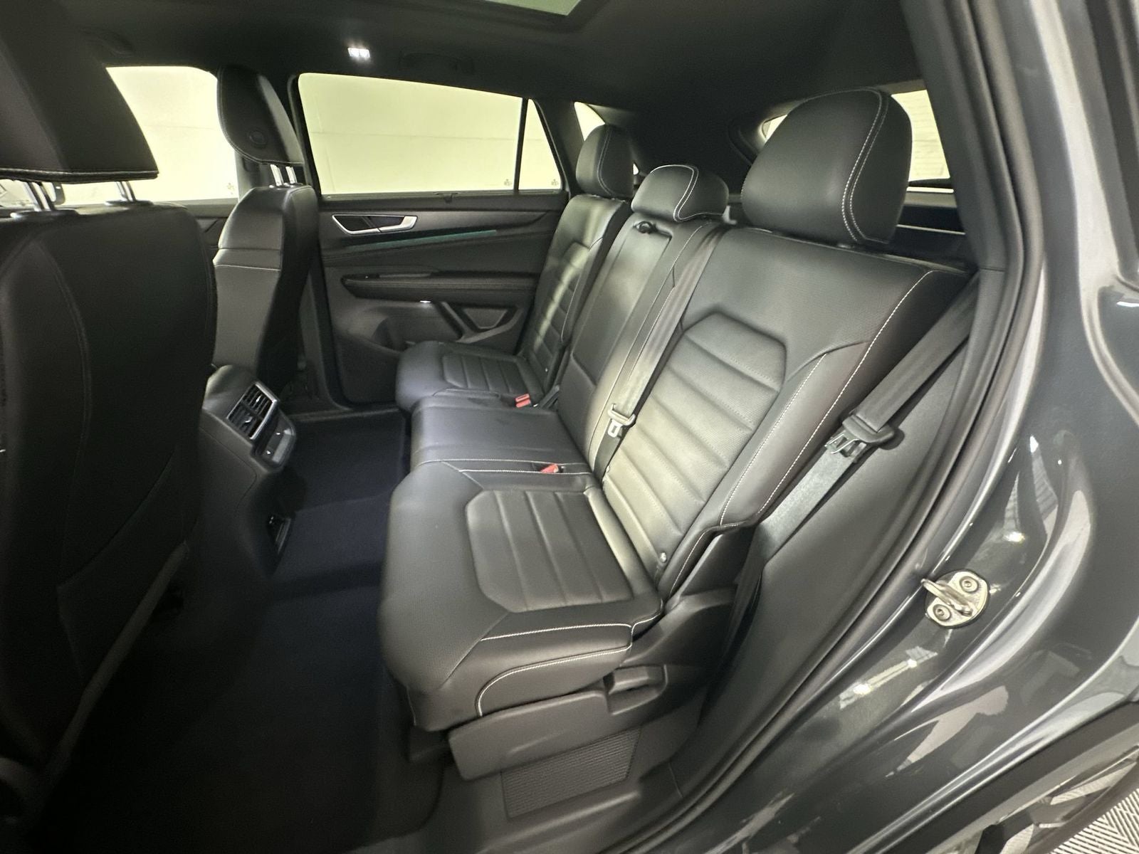 2025 Volkswagen Atlas Cross Sport 2.0T SEL