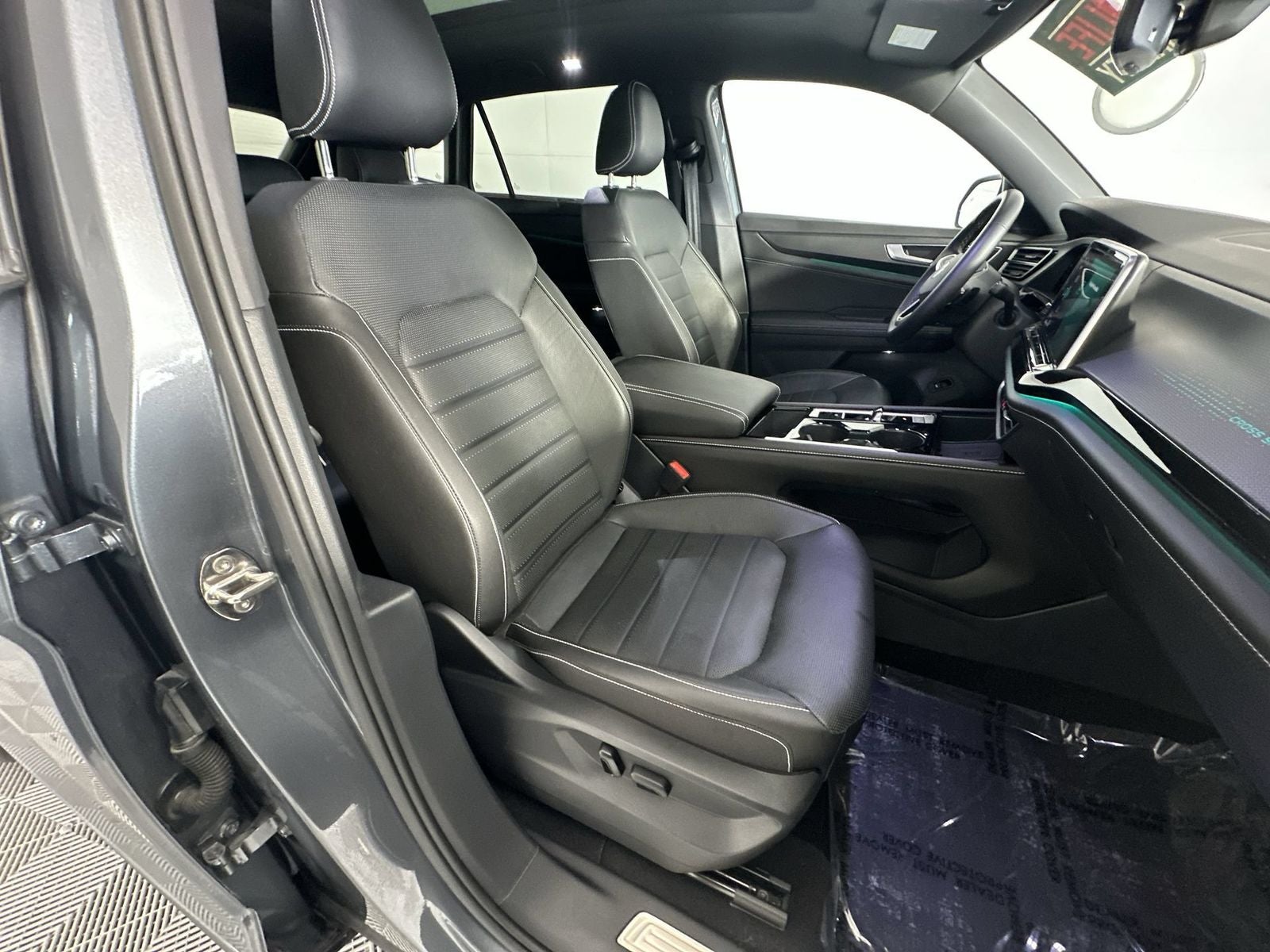 2025 Volkswagen Atlas Cross Sport 2.0T SEL