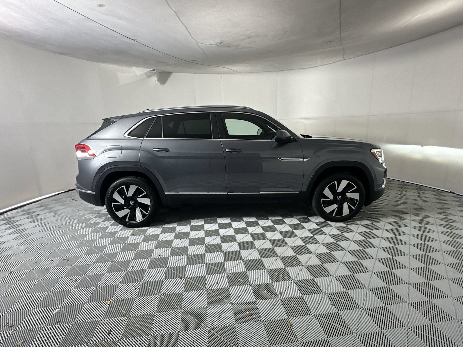 2025 Volkswagen Atlas Cross Sport 2.0T SEL
