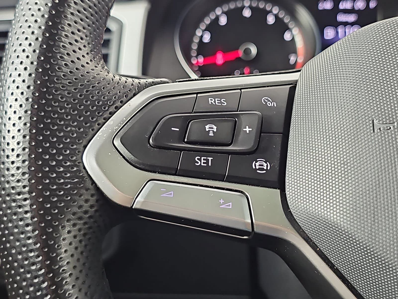 2021 Volkswagen Atlas Cross Sport 3.6L V6 SE w/Technology R-Line