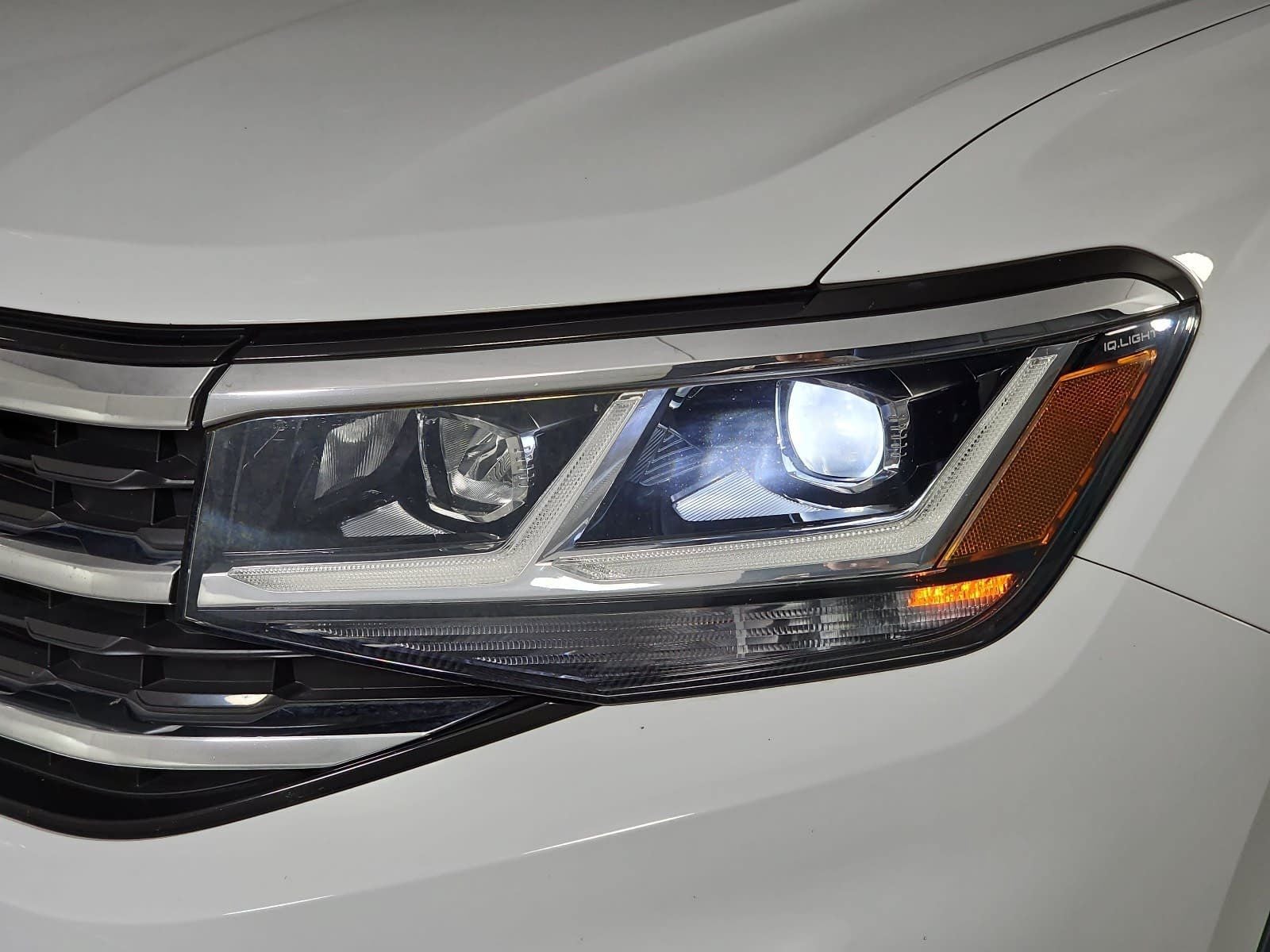 2021 Volkswagen Atlas Cross Sport 3.6L V6 SE w/Technology R-Line