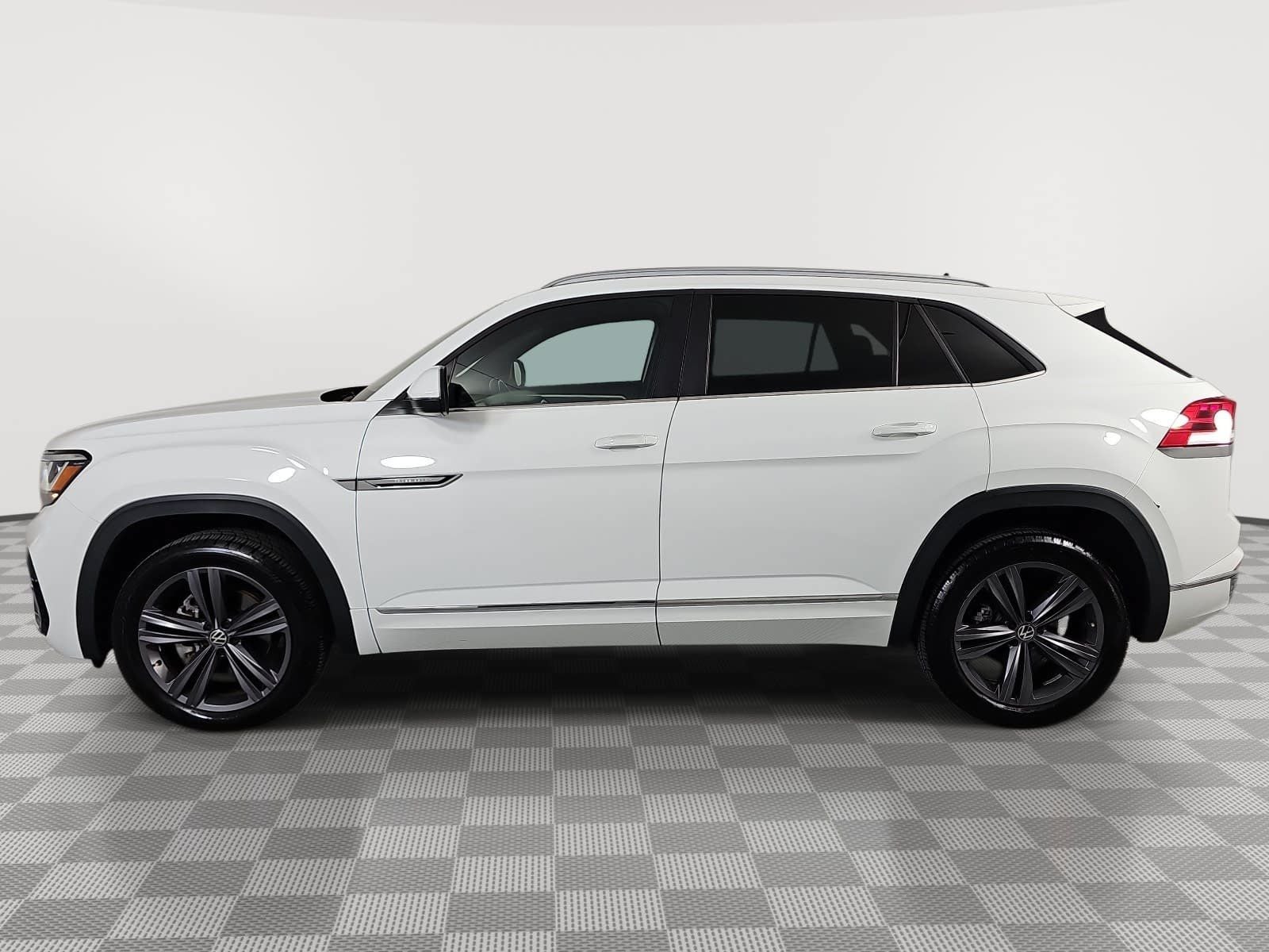 2021 Volkswagen Atlas Cross Sport 3.6L V6 SE w/Technology R-Line