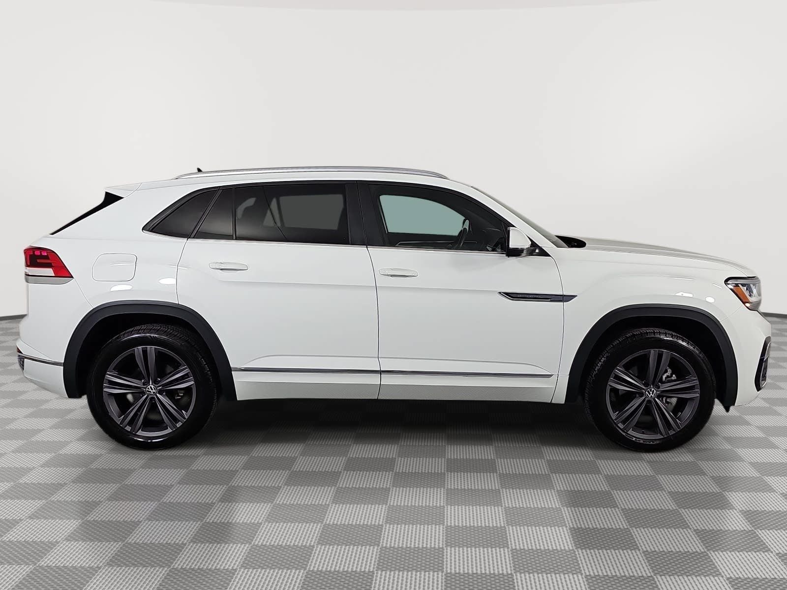 2021 Volkswagen Atlas Cross Sport 3.6L V6 SE w/Technology R-Line