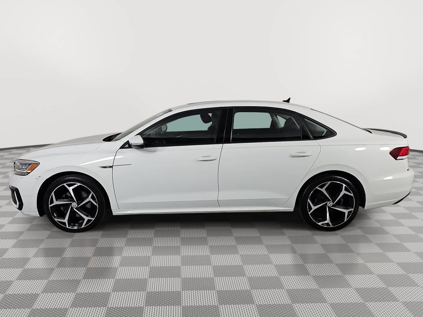 2020 Volkswagen Passat 2.0T R-Line