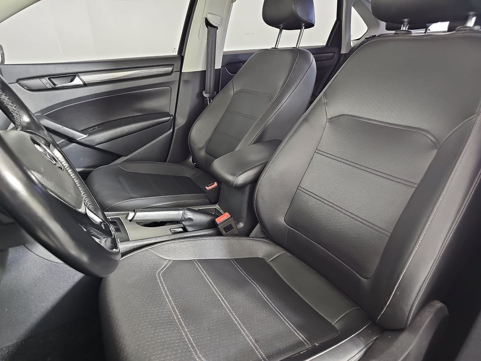 2020 Volkswagen Passat 2.0T R-Line
