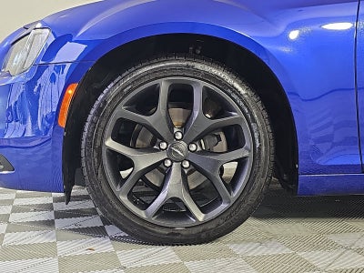 2021 Chrysler 300 Touring