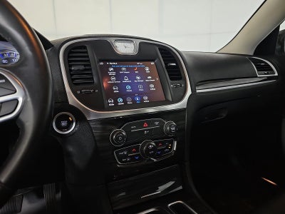 2021 Chrysler 300 Touring