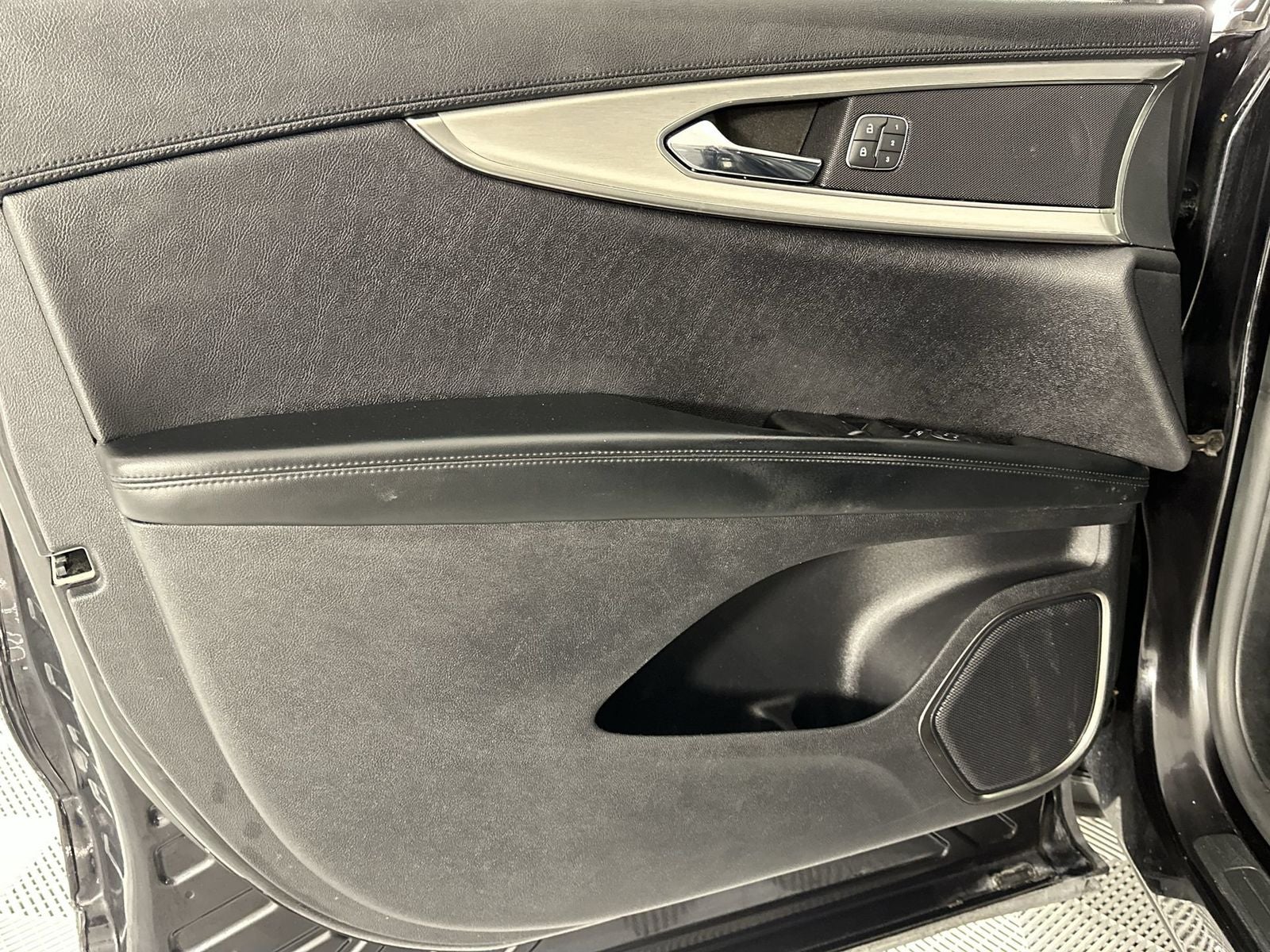 2020 Lincoln Nautilus Standard