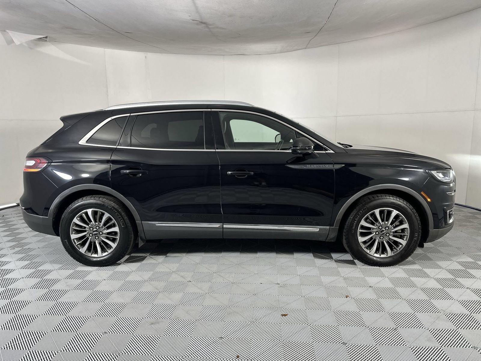 2020 Lincoln Nautilus Standard