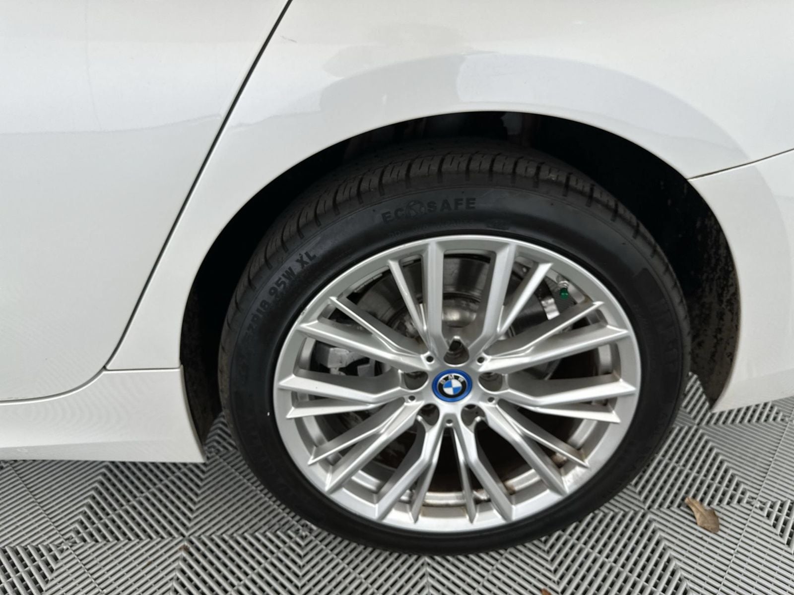 2024 BMW 3 Series 330e iPerformance
