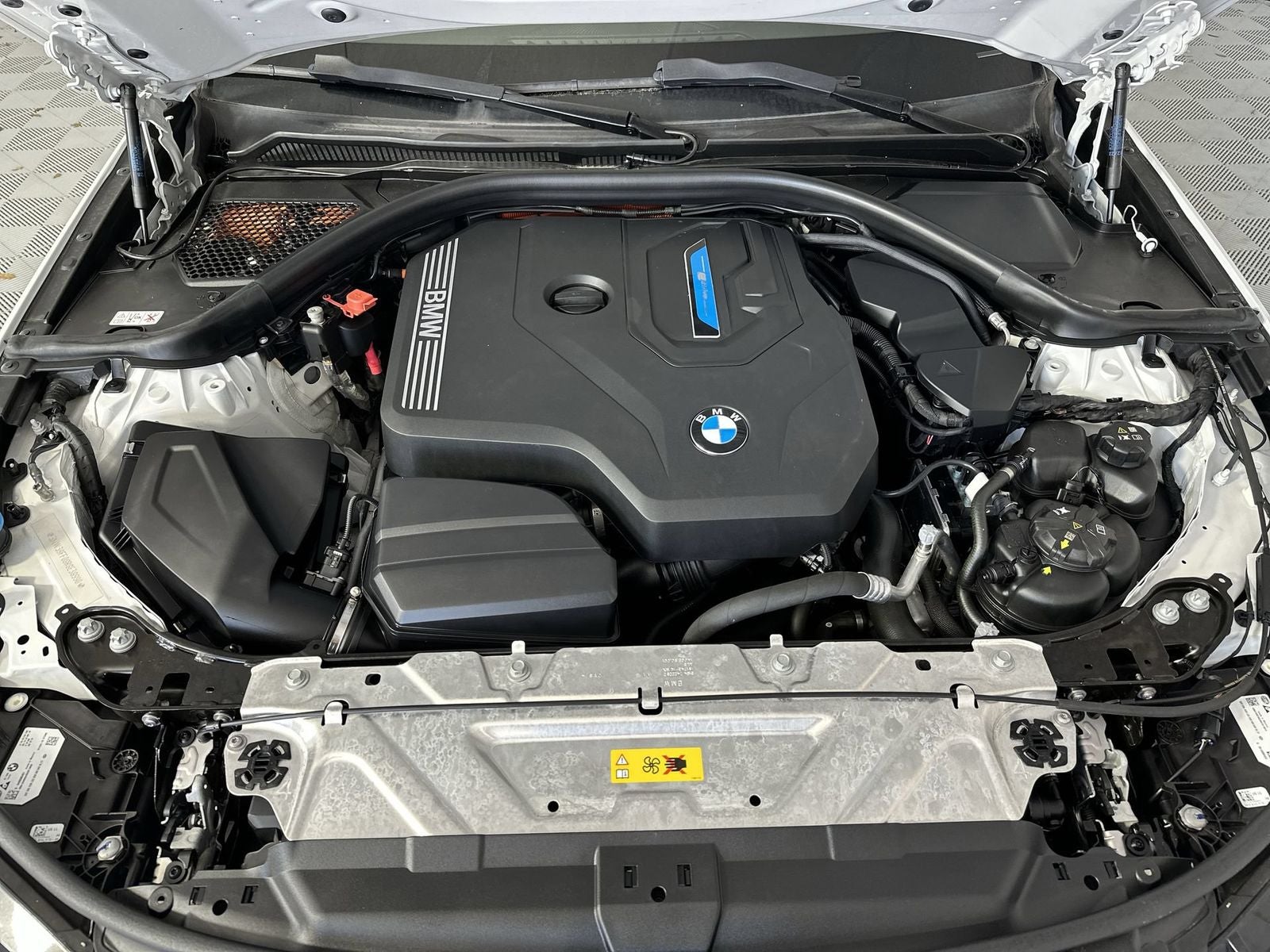 2024 BMW 3 Series 330e iPerformance