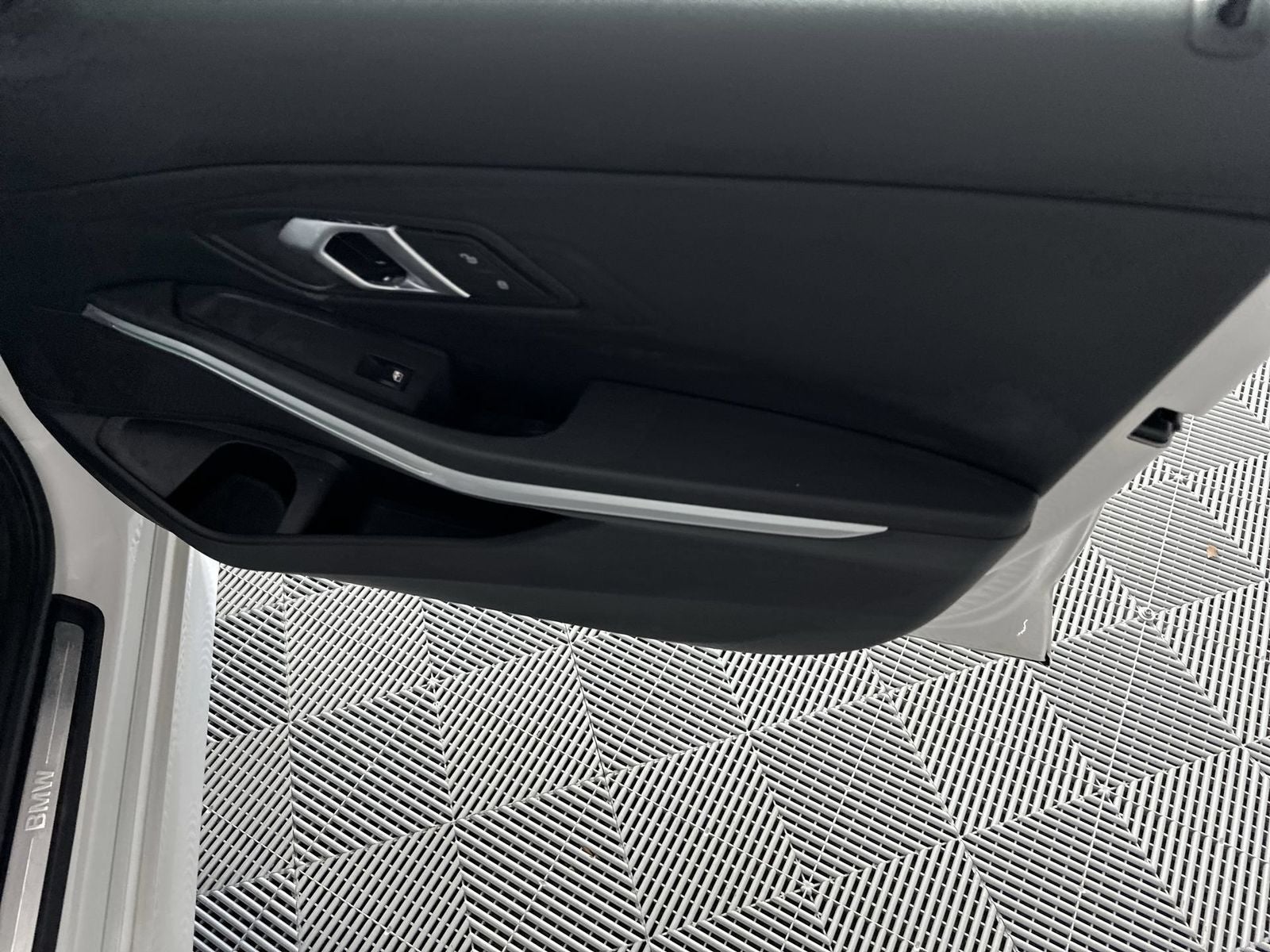2024 BMW 3 Series 330e iPerformance