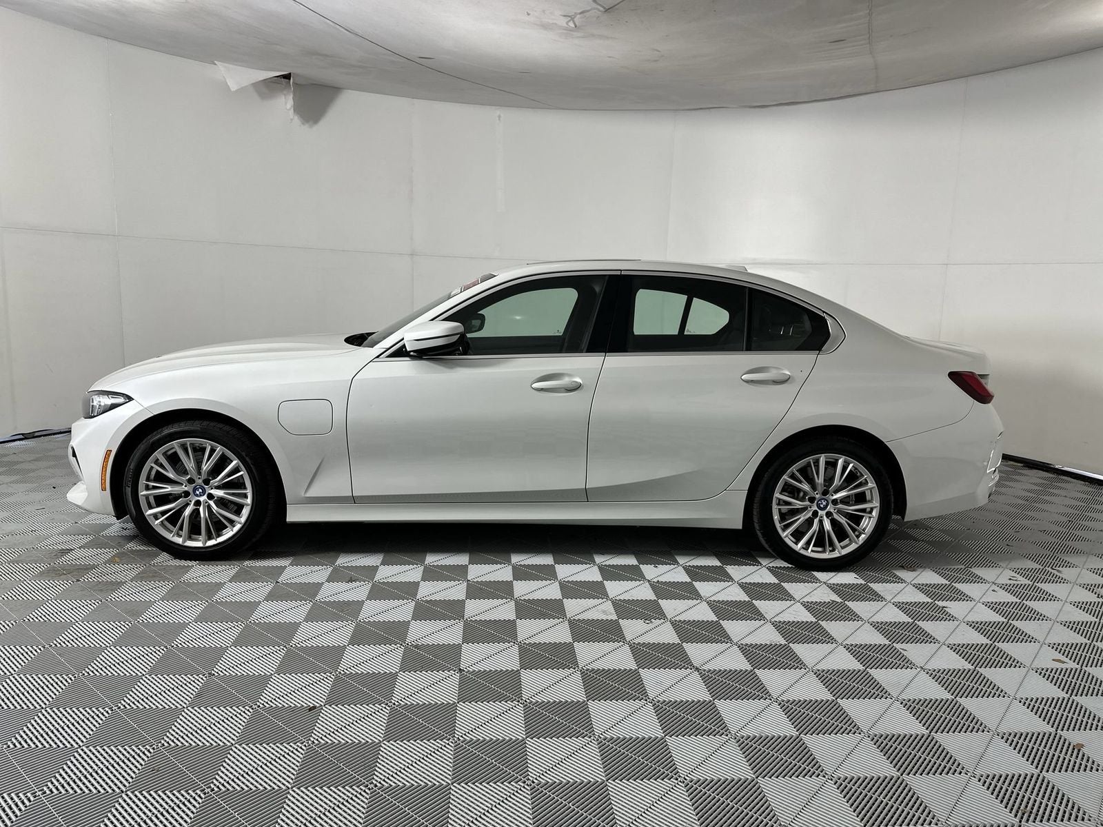 2024 BMW 3 Series 330e iPerformance