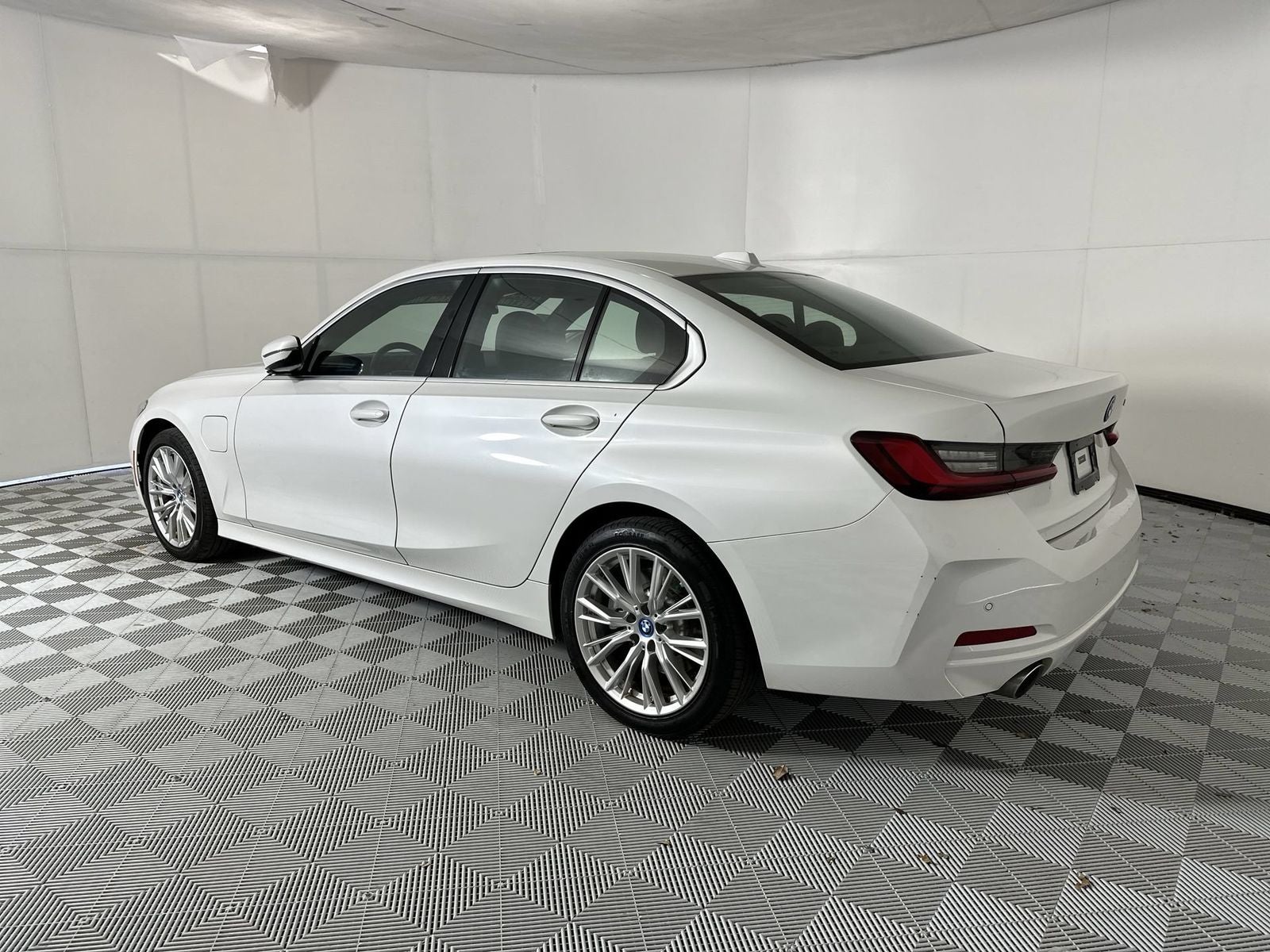 2024 BMW 3 Series 330e iPerformance